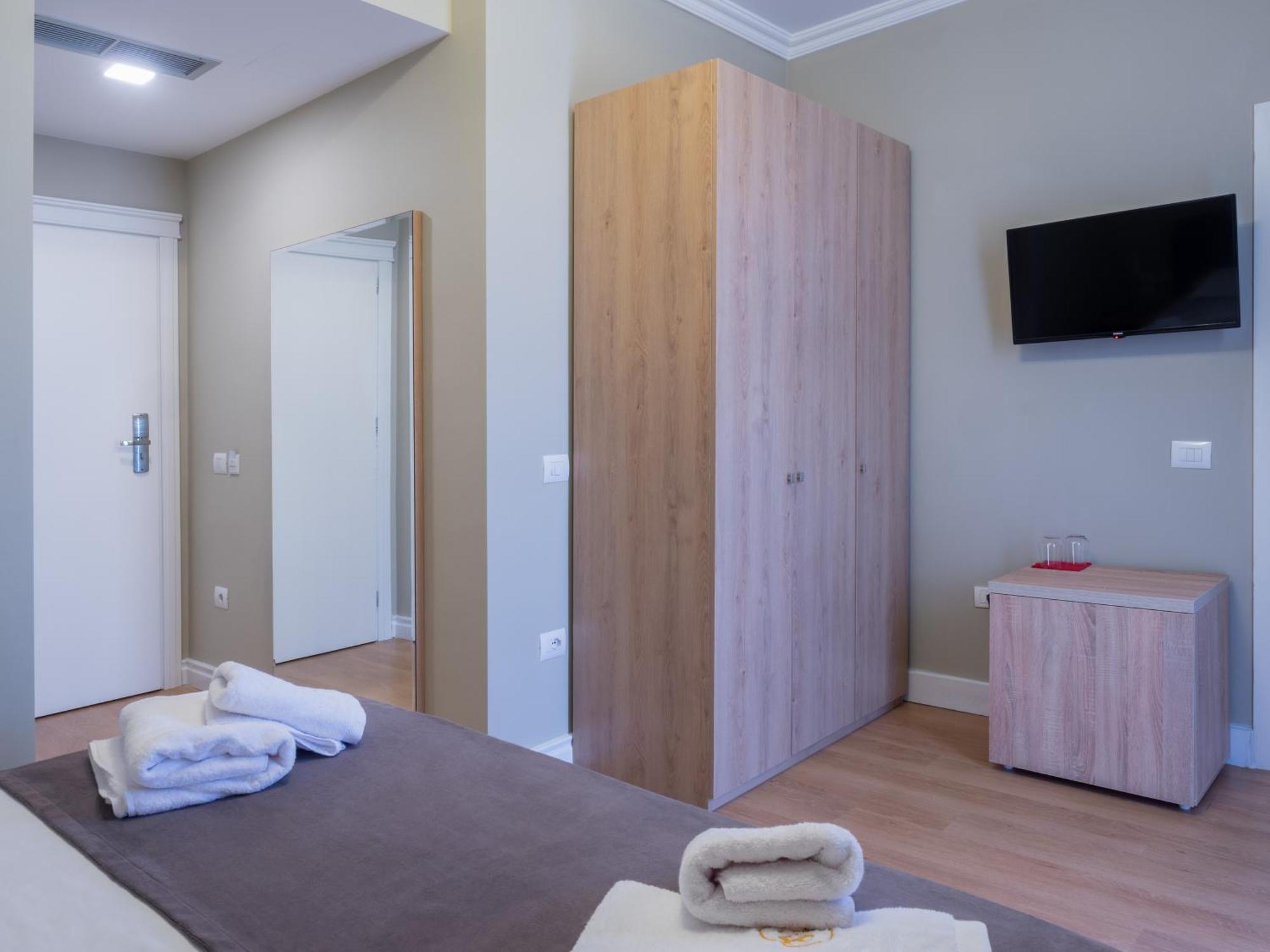 Nia Boutique Hotel By Rapo'S Resort Himare Exterior foto